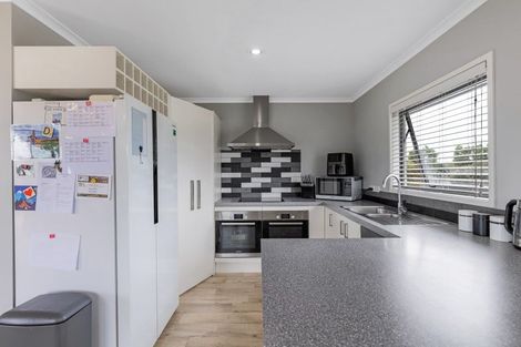 Photo of property in 94 James Line, Kelvin Grove, Palmerston North, 4414