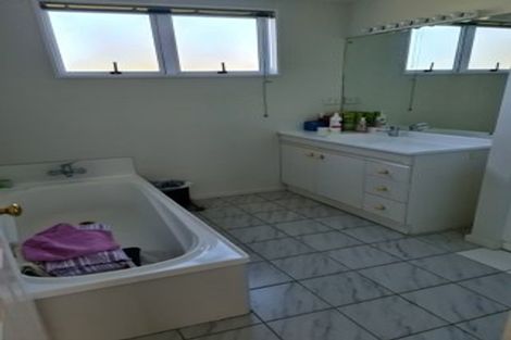 Photo of property in 1/8 Wardour Mews, Avonhead, Christchurch, 8042