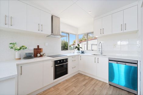 Photo of property in 9 Imperial Place, Henderson, Auckland, 0612