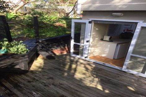 Photo of property in 44 Pacific Parade, Army Bay, Whangaparaoa, 0930