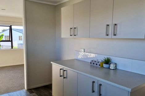 Photo of property in 2/332 Whangaparaoa Road, Stanmore Bay, Whangaparaoa, 0932