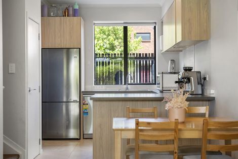 Photo of property in 7/89 Hobsonville Point Road, Hobsonville, Auckland, 0616