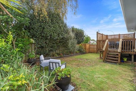 Photo of property in 2 Beadle Place, St Andrews, Hamilton, 3200
