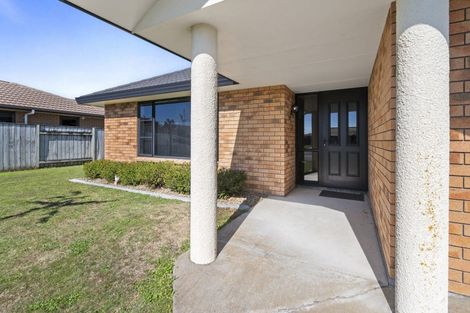 Photo of property in 36 Geneva Terrace, Kelvin Grove, Palmerston North, 4414