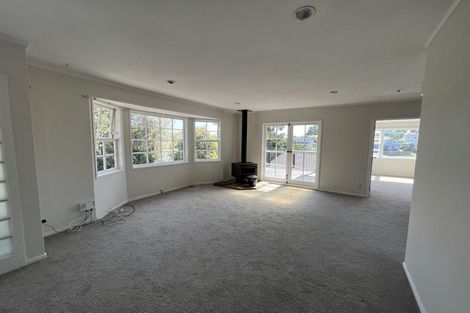 Photo of property in 28 Tamahere Drive, Glenfield, Auckland, 0629