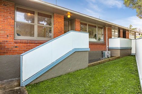 Photo of property in 3/236 Lake Road, Hauraki, Auckland, 0622