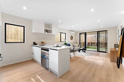 Photo of property in 7/10 Orchid Place, Te Atatu South, Auckland, 0610