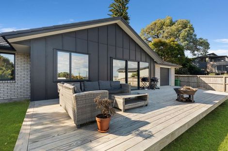 Photo of property in 36a Hand Road, Helensville, 0800