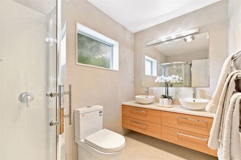 Photo of property in 2/49a Lancaster Road, Beach Haven, Auckland, 0626