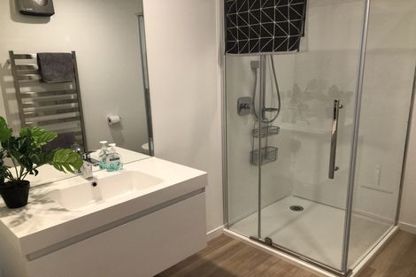 Photo of property in 17 Highlands Close, Queenstown, 9300