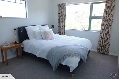 Photo of property in 54e Hungerford Road, Houghton Bay, Wellington, 6023