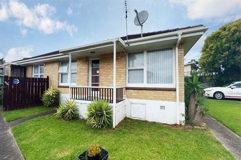 Photo of property in 33a Cambridge Terrace, Papatoetoe, Auckland, 2025