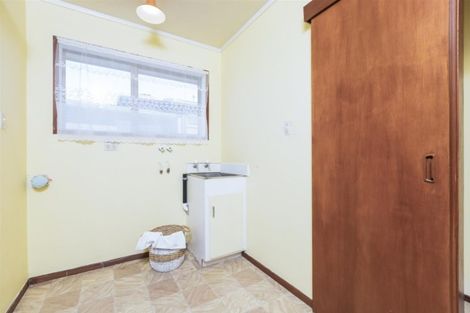 Photo of property in 1/3 Sarah Place, Farm Cove, Auckland, 2012