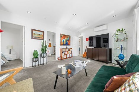 Photo of property in 212 Whites Line East, Waiwhetu, Lower Hutt, 5010
