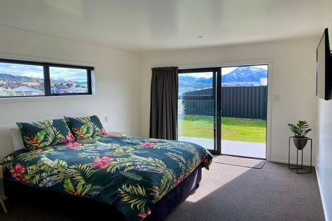 Photo of property in 19 Kingfisher Crescent, Albert Town, Wanaka, 9305