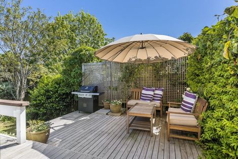 Photo of property in 72 Gloria Avenue, Te Atatu Peninsula, Auckland, 0610