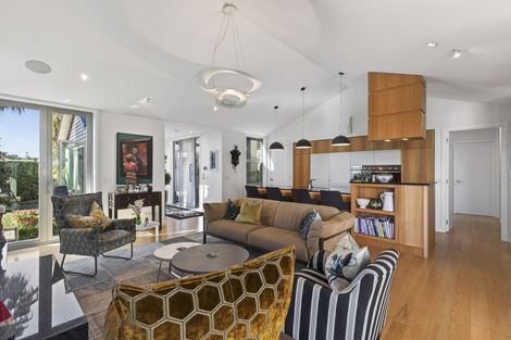 Photo of property in 5 Tupuhi Place, Highlands Park, New Plymouth, 4312