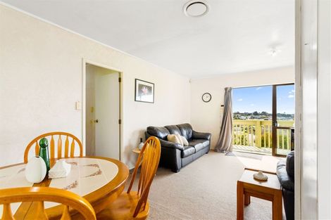 Photo of property in 8 Garton Drive, Massey, Auckland, 0614