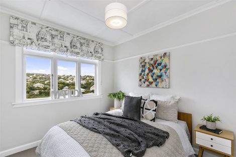 Photo of property in 8 Paisley Terrace, Karori, Wellington, 6012