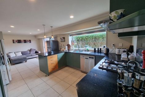 Photo of property in 15 Meteor Place, Schnapper Rock, Auckland, 0632