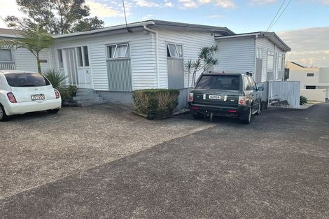 Photo of property in 2/119 Carlisle Road, Northcross, Auckland, 0632