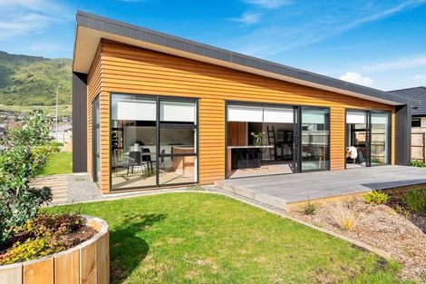 Photo of property in 2 Paioke Street, Waikanae, 5036