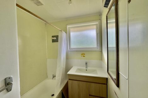 Photo of property in 17 Geoffrey Place, Mangere East, Auckland, 2024