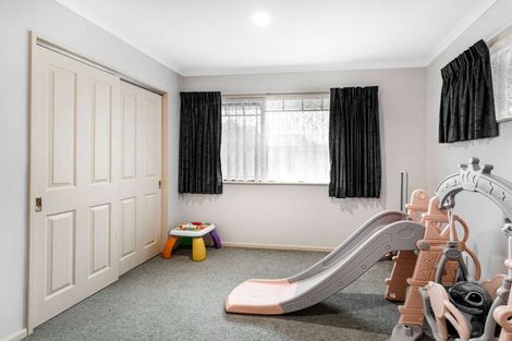 Photo of property in 30 Strachan Way, Highbury, Palmerston North, 4412