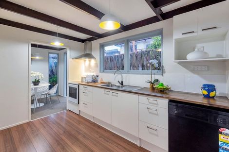 Photo of property in 2/5 Putney Place, Ranui, Auckland, 0612