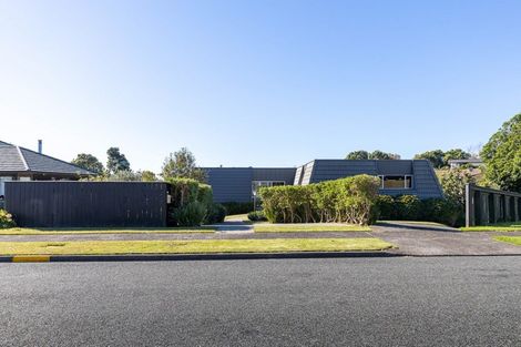 Photo of property in 8 Saint Ives Grove, Whalers Gate, New Plymouth, 4310