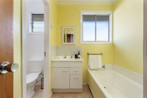 Photo of property in 2/61 Royal View Road, Te Atatu South, Auckland, 0610