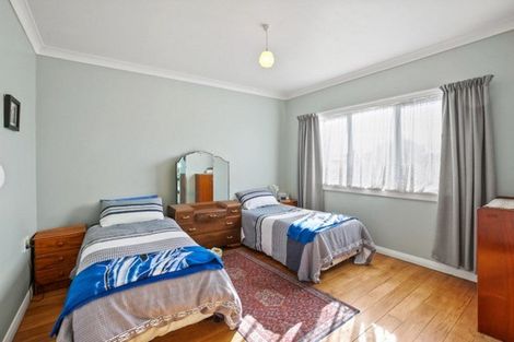 Photo of property in 41 Omata Road, Marfell, New Plymouth, 4310