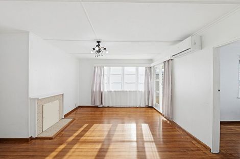 Photo of property in 16 Victory Place, Aramoho, Whanganui, 4500