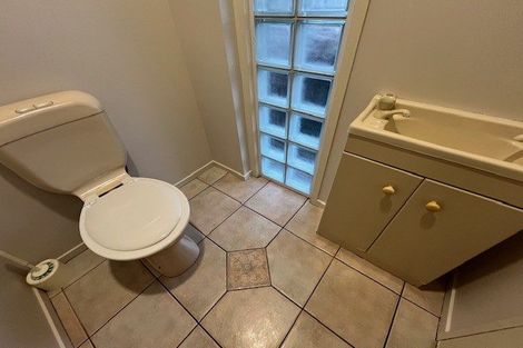 Photo of property in 1 Evelyn Road, Cockle Bay, Auckland, 2014