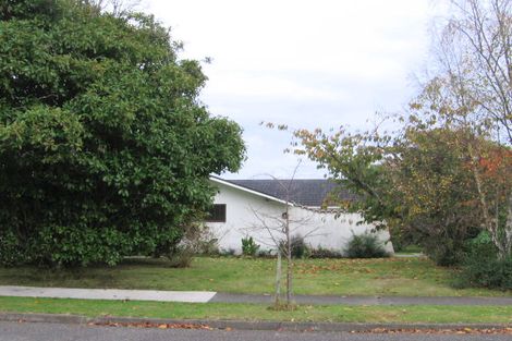 Photo of property in 16 Matai Street, Waikanae, 5036