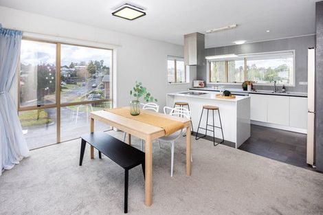 Photo of property in 16 Garthwood Road, Hillcrest, Hamilton, 3216