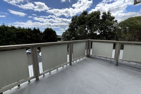 Photo of property in 17 Freyberg Crescent, Waikanae Beach, Waikanae, 5036