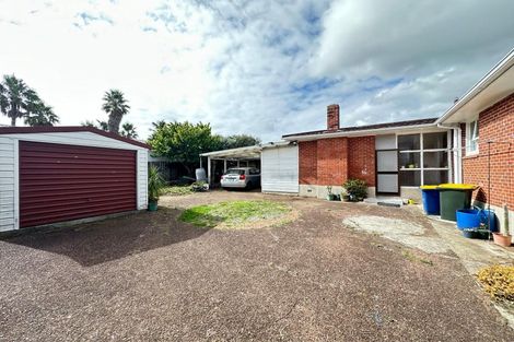 Photo of property in 204 Edmonton Road, Te Atatu South, Auckland, 0610