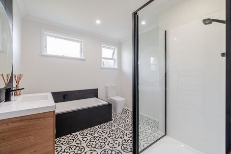 Photo of property in 5 Athlone Place, Hokowhitu, Palmerston North, 4410