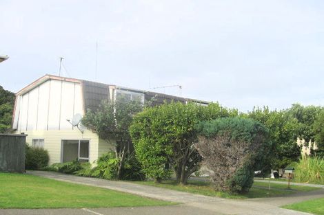 Photo of property in 1/200 Dowse Drive, Maungaraki, Lower Hutt, 5010