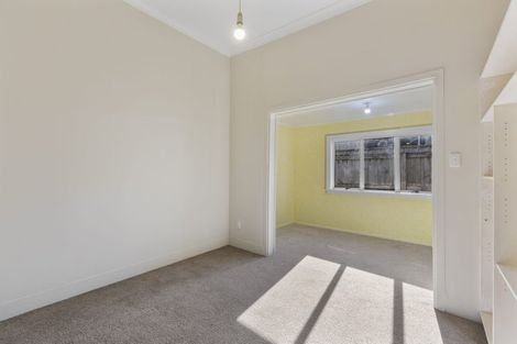 Photo of property in 32 Ngamotu Road, Moturoa, New Plymouth, 4310