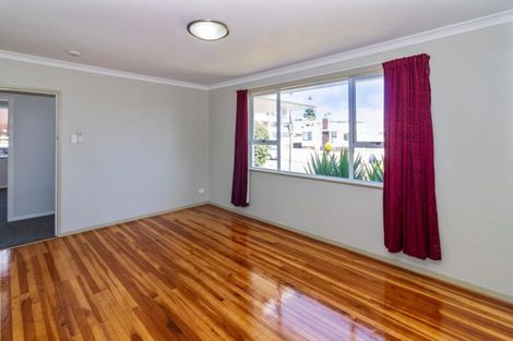 Photo of property in 20 Rospeath Crescent, Spotswood, New Plymouth, 4310