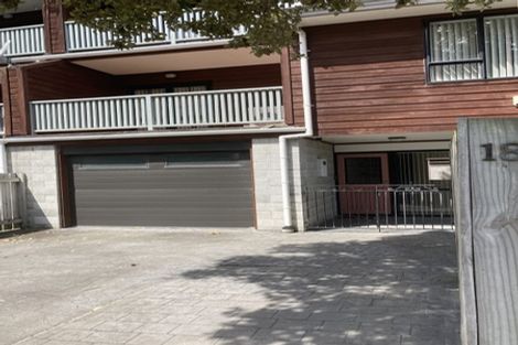 Photo of property in 18 Melrose Road, Island Bay, Wellington, 6023