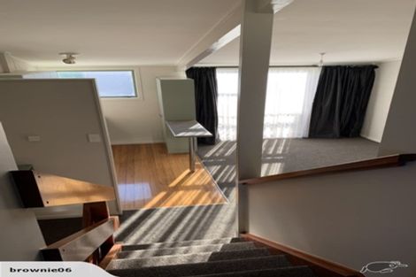 Photo of property in 21f7 Collins Avenue, Tawa, Wellington, 5028