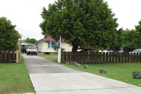 Photo of property in 17 Hall Avenue, Mangere, Auckland, 2022