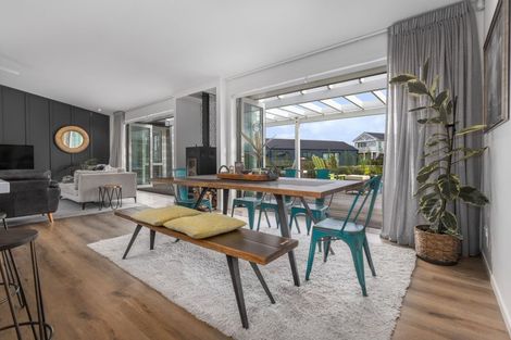 Photo of property in 6 Arapipi Way, Peka Peka, Waikanae, 5391