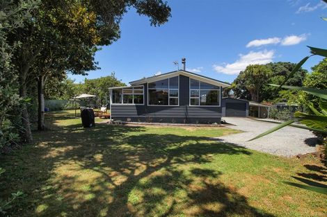 Photo of property in 11 Taihiki Road, Clarks Beach, 2122