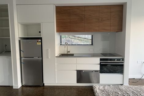 Photo of property in 14 City View Terrace, Birkenhead, Auckland, 0626