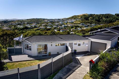 Photo of property in 39 James Cook Drive, Whitby, Porirua, 5024