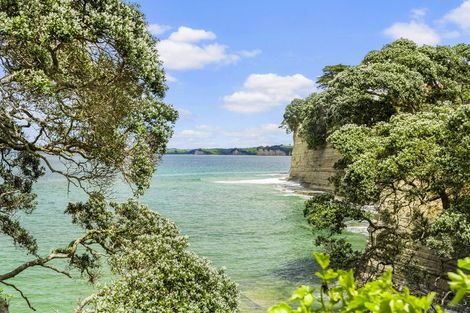 Photo of property in 881a Whangaparaoa Road, Manly, 0930